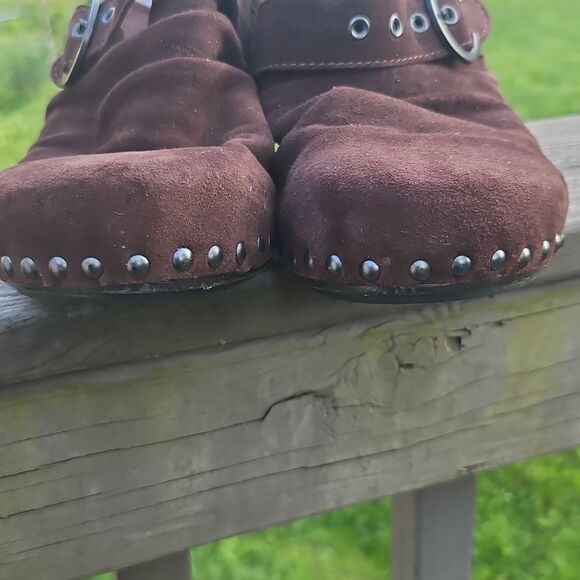Dansko Nadine Brown Suede Heeled Clogs with Stud Detail – Size 41 - Picture 3 of 7